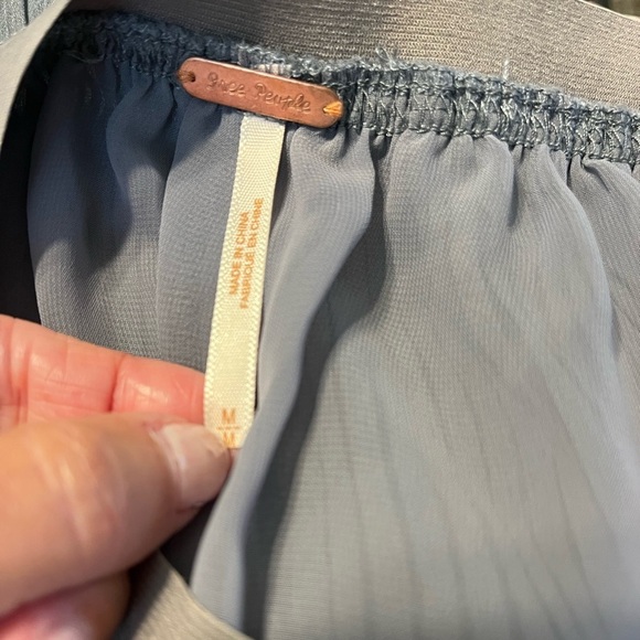 Free People Crinkle Pleated Gunmetal Foil Skort Sz M - Picture 2 of 7